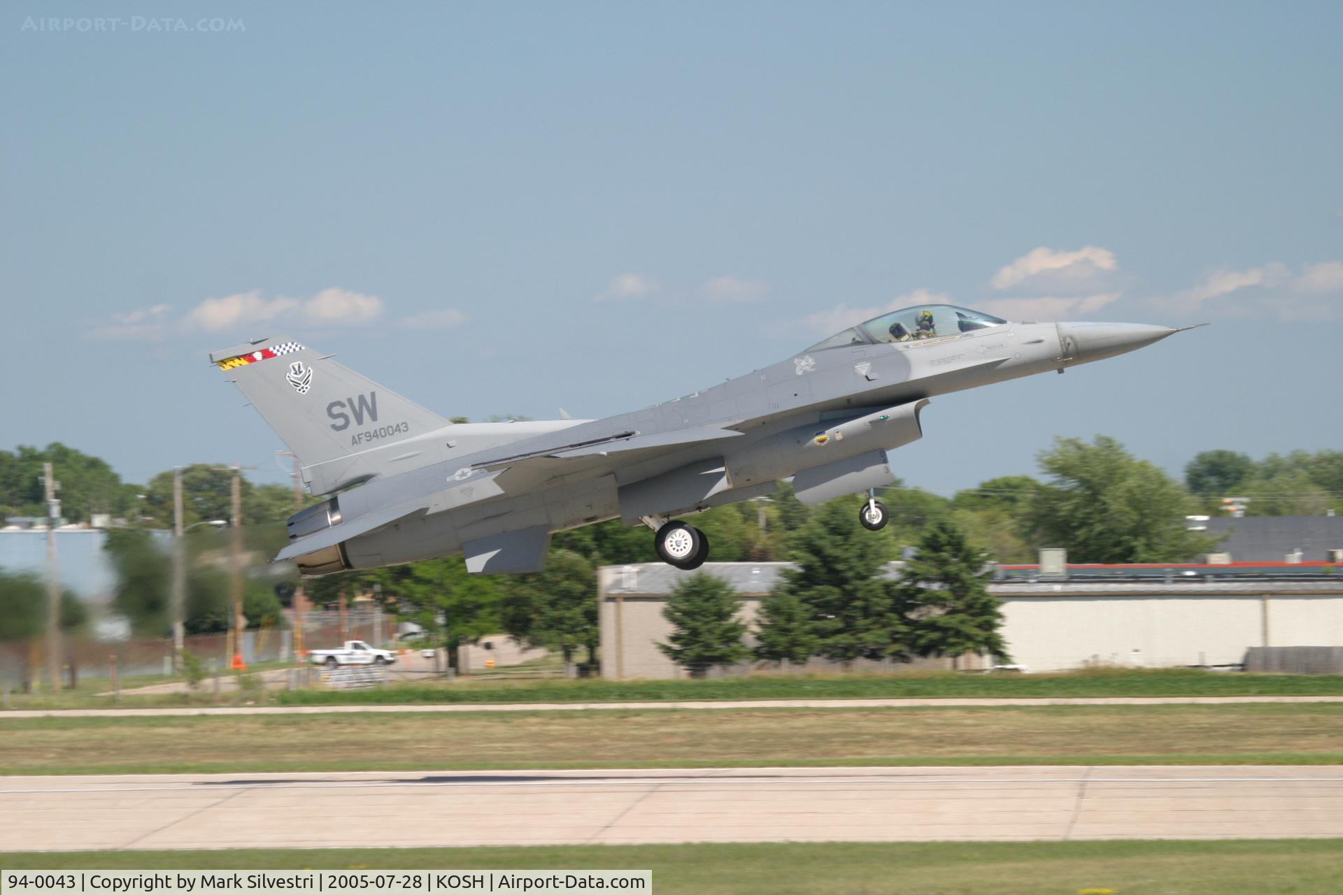 94-0043, 1994 Lockheed F-16CM Fighting Falcon C/N CC-197, Oshkosh 2005