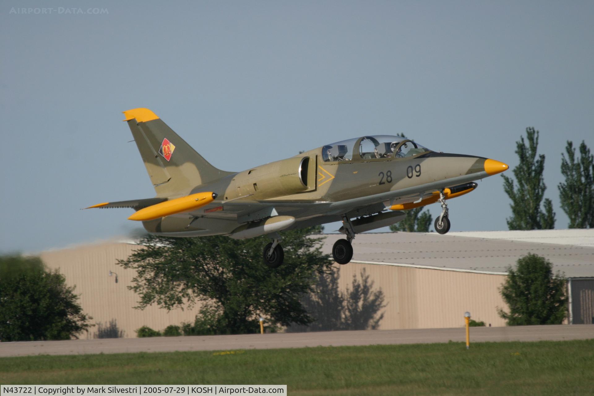 N43722, 1977 Aero L-39 Albatros C/N 731012, Oshkosh 2005