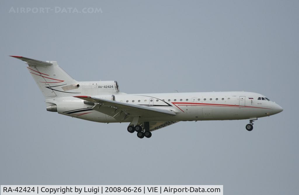 RA-42424, 1992 Yakovlev Yak-42D C/N 4520421502016, Yak42