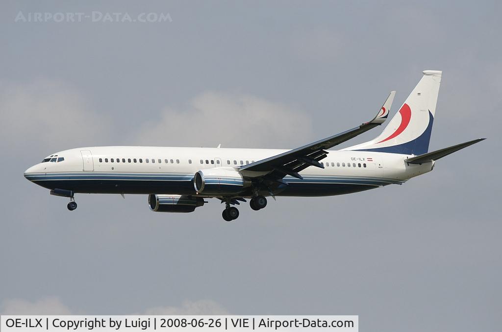 OE-ILX, 2001 Boeing 737-8DR C/N 32777, 737-800