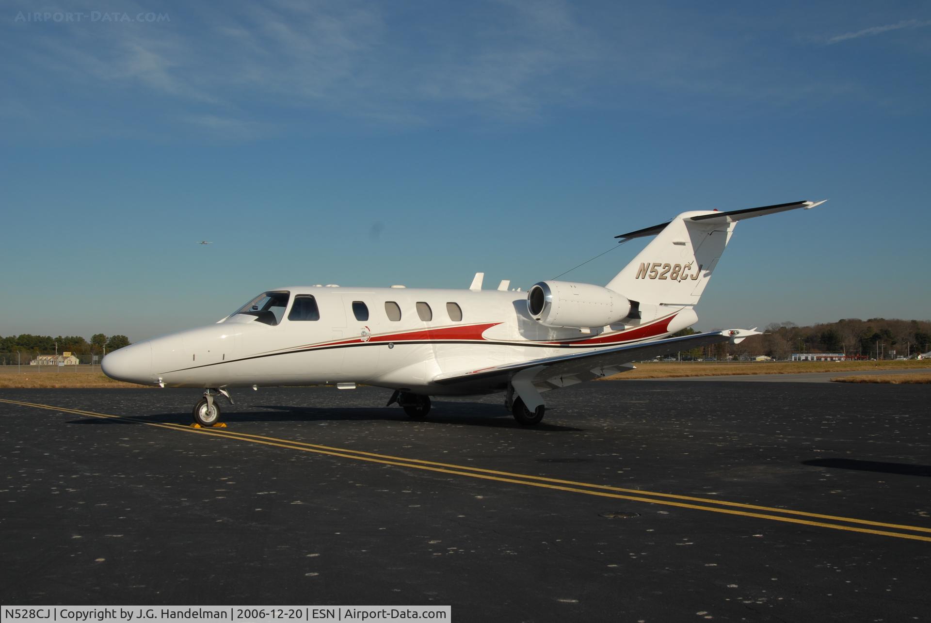 N528CJ, 2004 Cessna 525 CitationJet CJ1 C/N 525-0528, On ramp at Easton MD