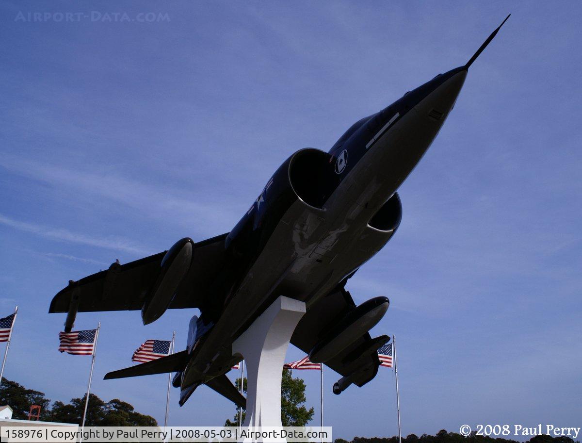 158976, Hawker Siddeley AV-8A Harrier C/N 712137/59, A striking monument