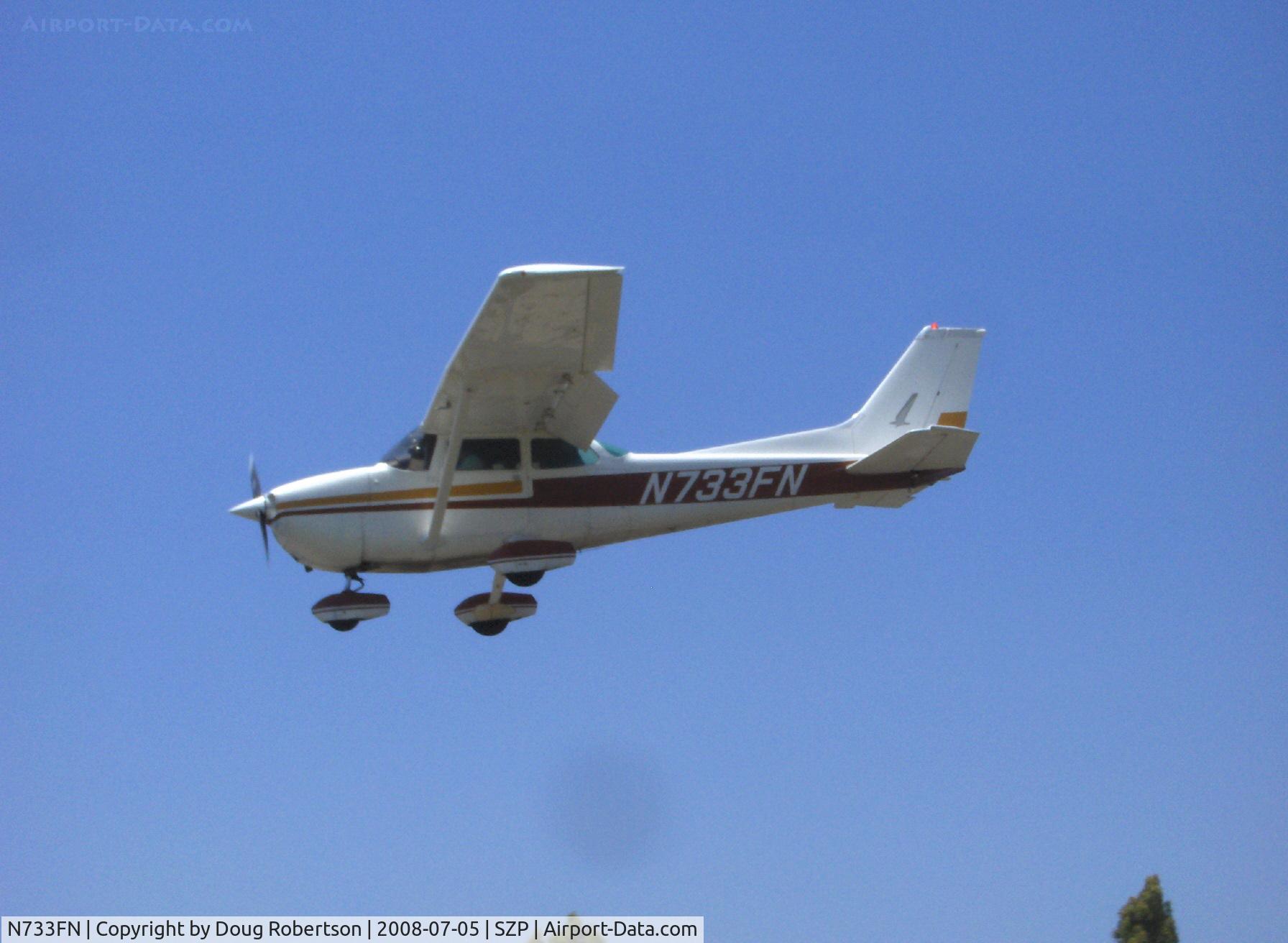 N733FN, 1976 Cessna 172N C/N 17268262, 1976 Cessna 172N, Lycoming O-320-E2D 150 Hp, on final for Rwy 22