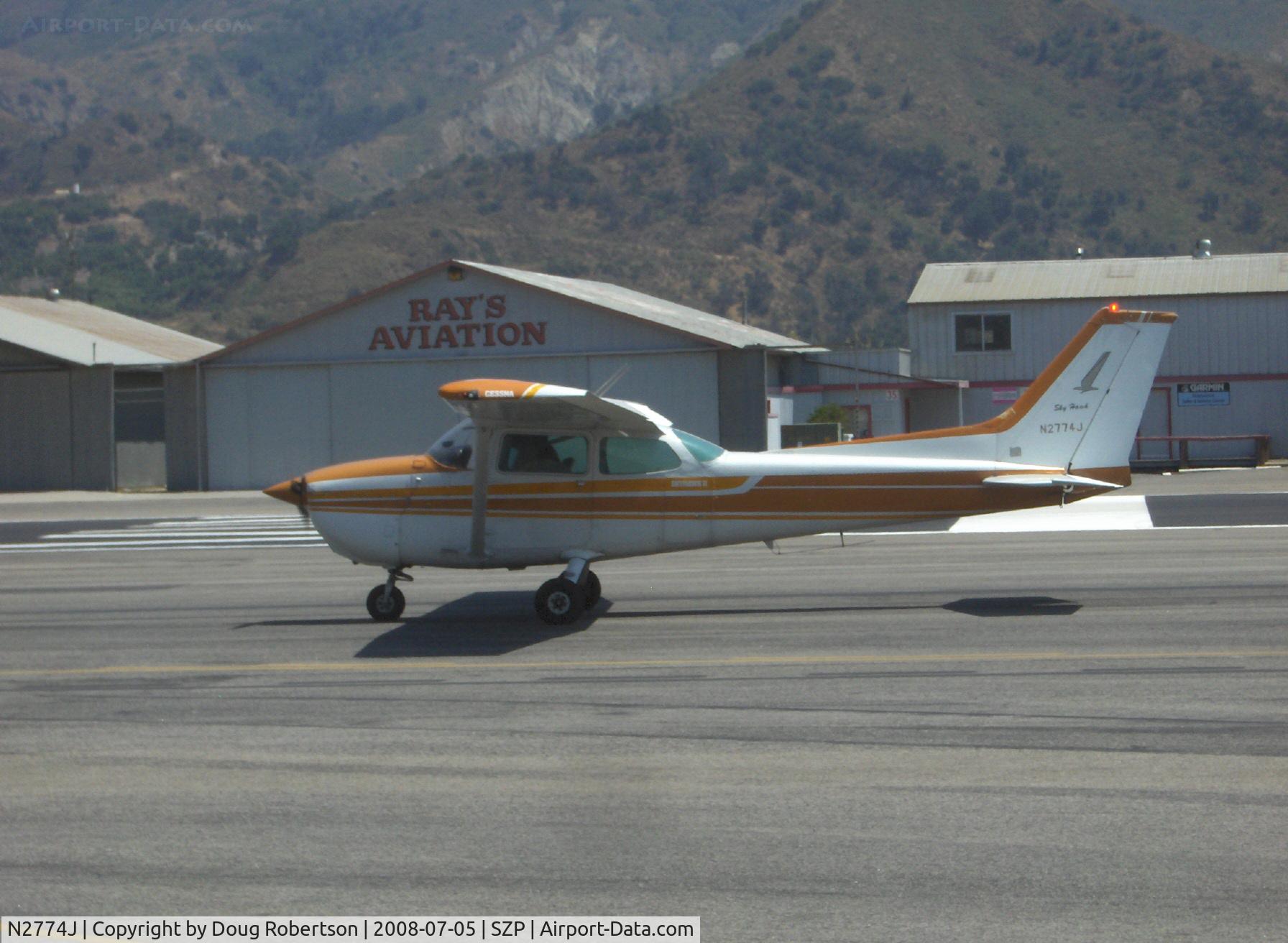 N2774J, 1979 Cessna 172N C/N 17273649, 1979 Cessna 172N, Lycoming O-320-H2AD 160 hp, taxi to rwy 22