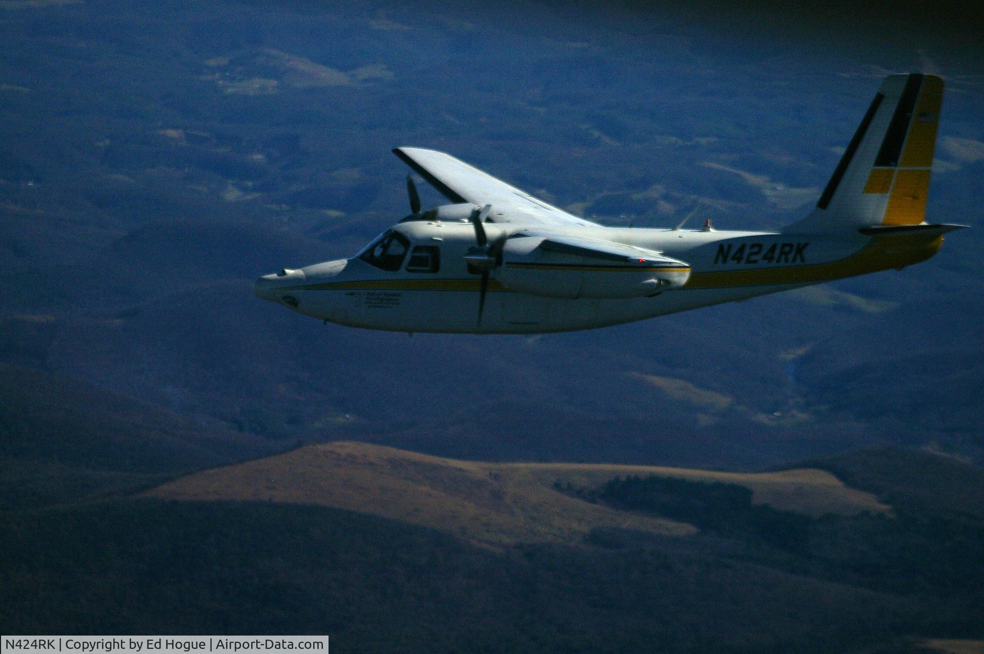 N424RK, 1955 Aero Commander 560-A C/N 238, N424RK in formation with N57062 500s.  Coming home from working down south.
