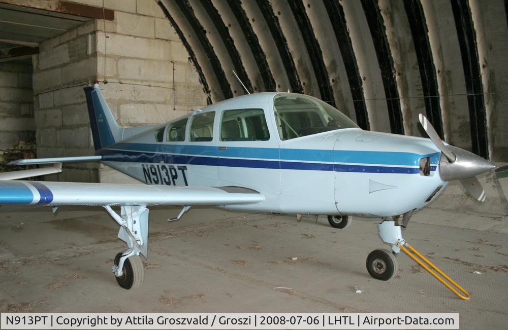N913PT, 1976 Beech B24R Sierra C/N MC-434, Tököl airport/ hangar