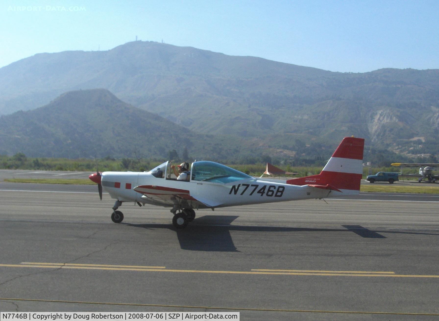 N7746B, 1992 FFA AS-202/18A-4 Bravo C/N 238, 1992 Ffa Flugzeugwerke Altenrhein AS202/18A4 BRAVO, Lycoming AEIO-360, taxi. Aerobatic, chutes worn