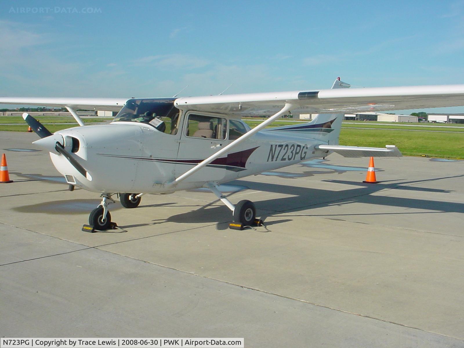 N723PG, 1998 Cessna 172R C/N 17280675, At PWK