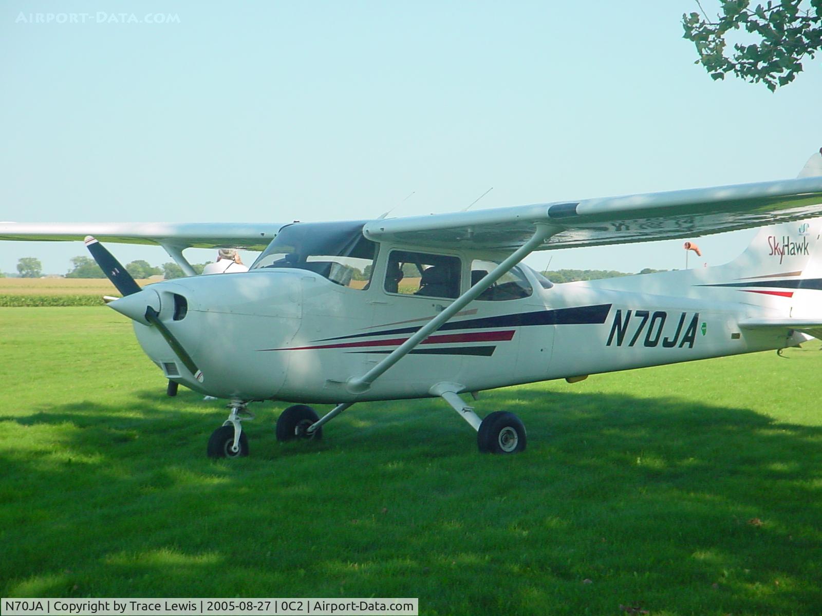 N70JA, 1998 Cessna 172R C/N 17280660, At Hinckley