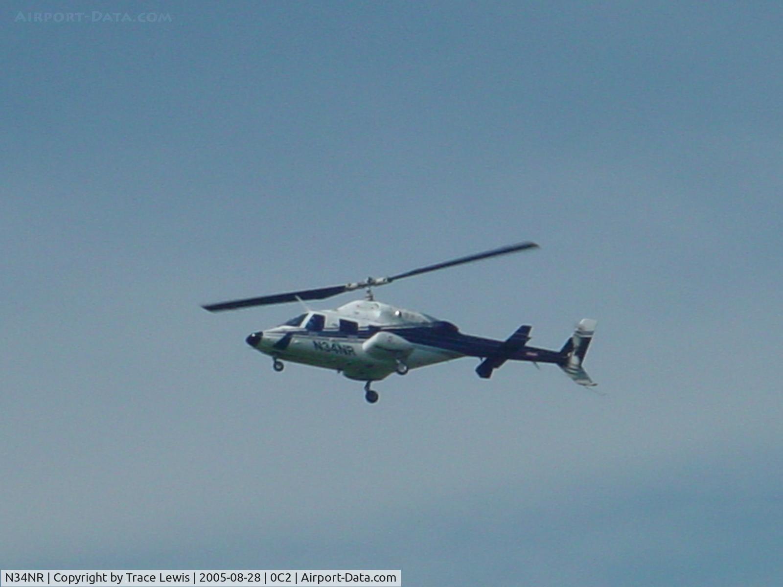 N34NR, 1982 Bell 222 C/N 47068, Picking up an injured skydiver