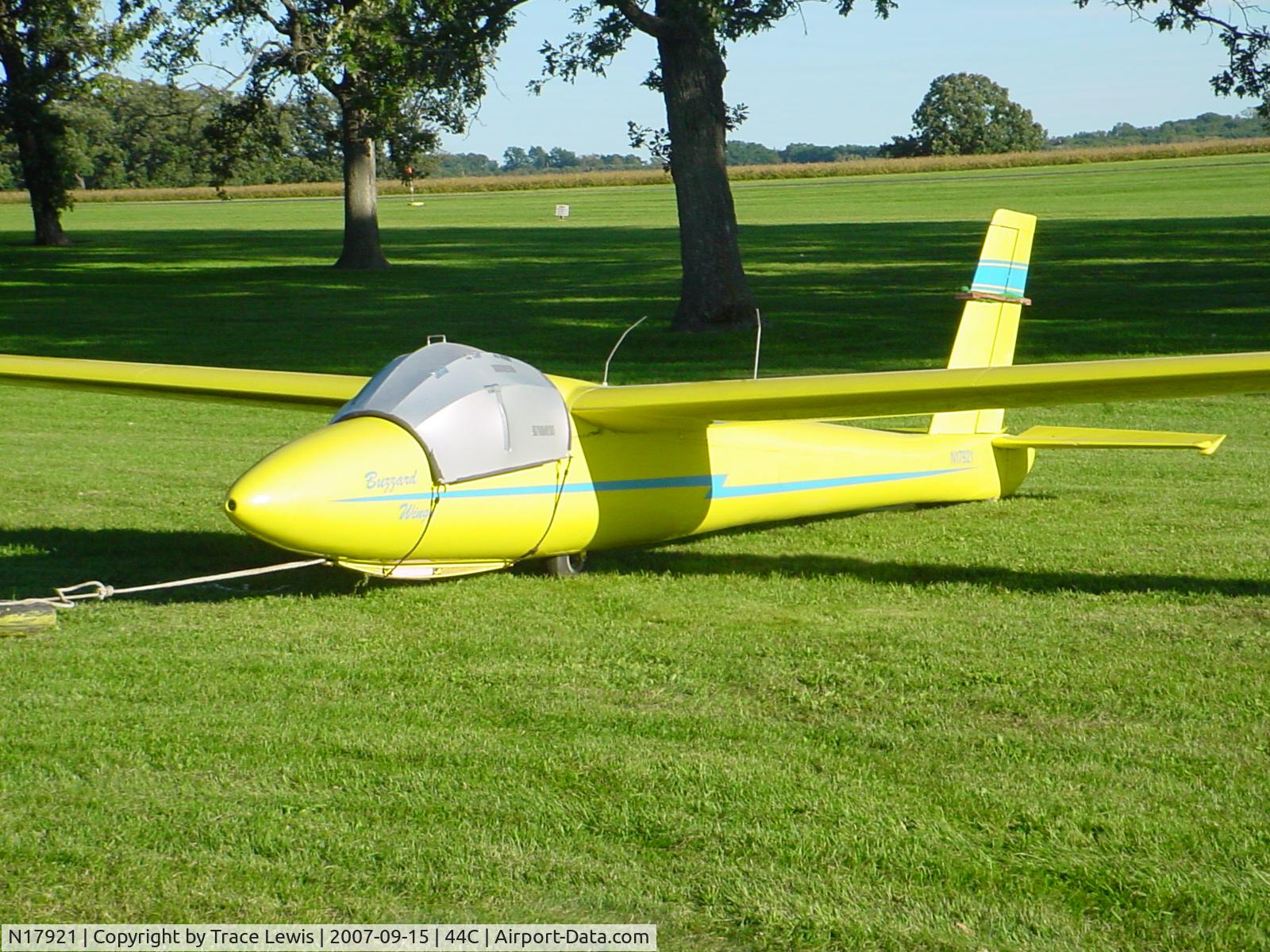 N17921, 1973 Schweizer SGS 1-34 C/N 81, Tied out