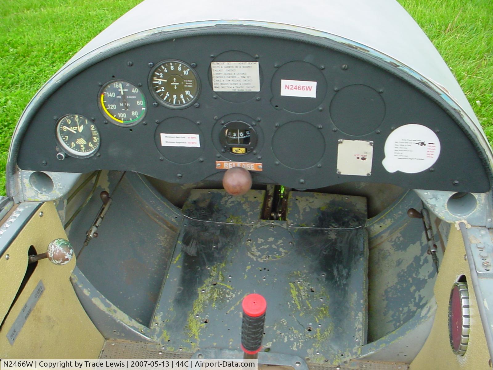N2466W, 1967 Schweizer SGS 2-32 C/N 48, frontseat