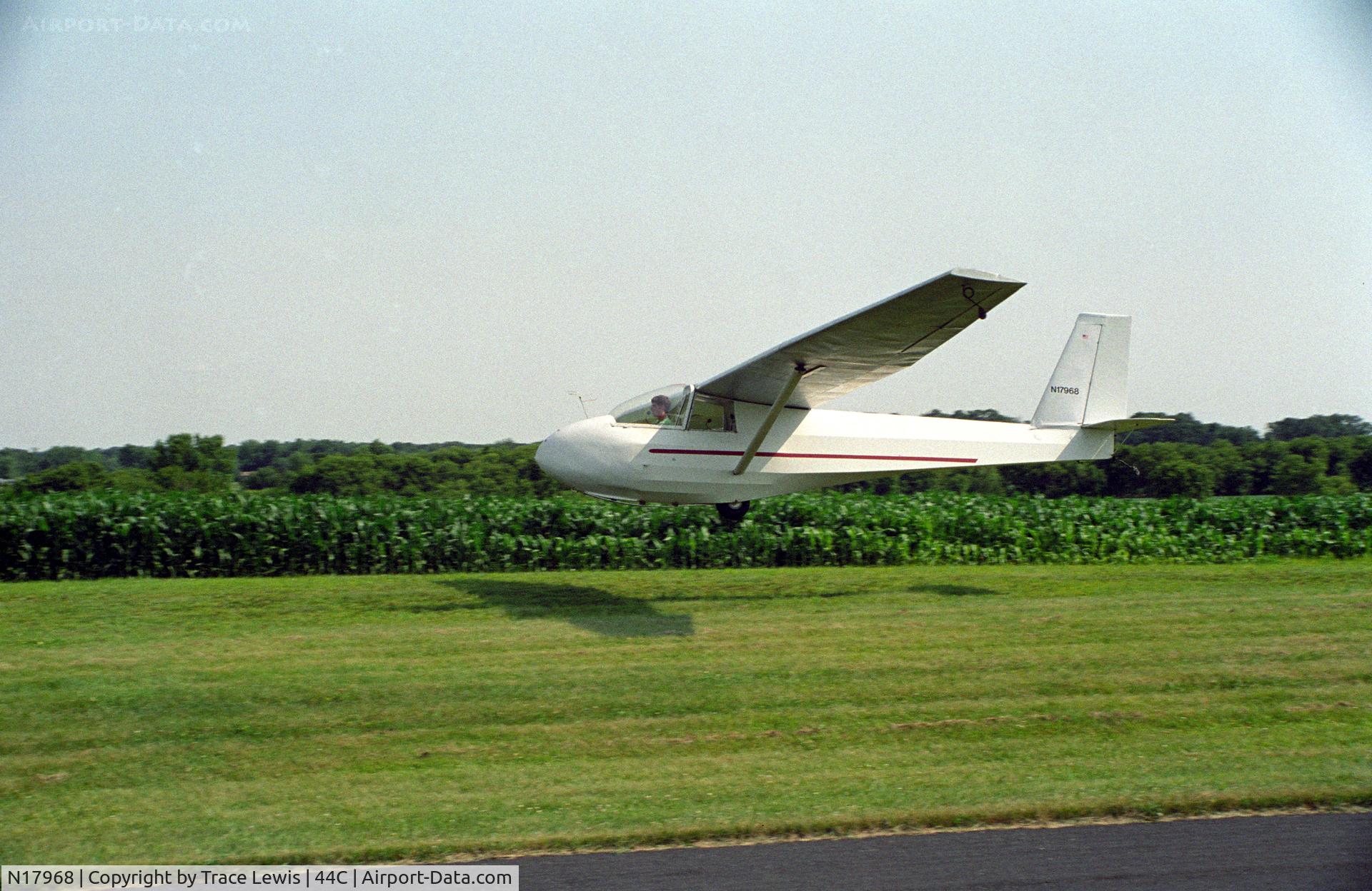 N17968, 1973 Schweizer SGS 2-33A C/N 270, At Beloit