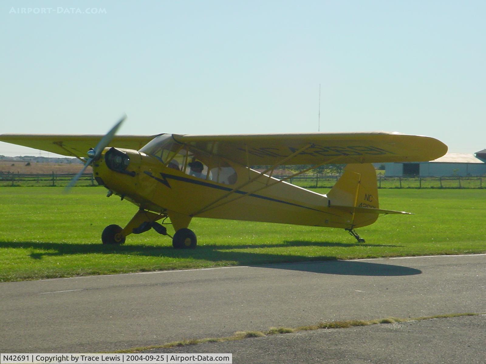 N42691, 1945 Piper J3C-65 Cub C/N 14987, at CGC