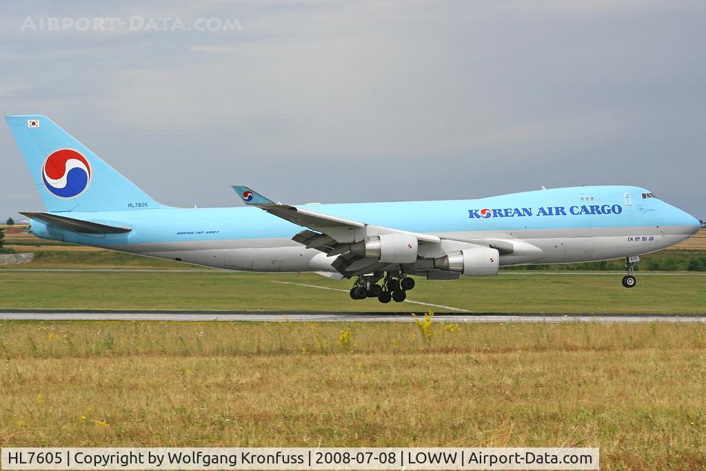 HL7605, 2006 Boeing 747-4B5ERF C/N 35526, upon Touchdown..