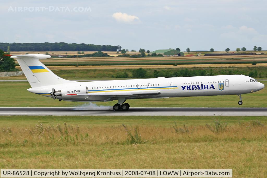 UR-86528, 1981 Ilyushin Il-62M C/N 4038111, Touchdown!