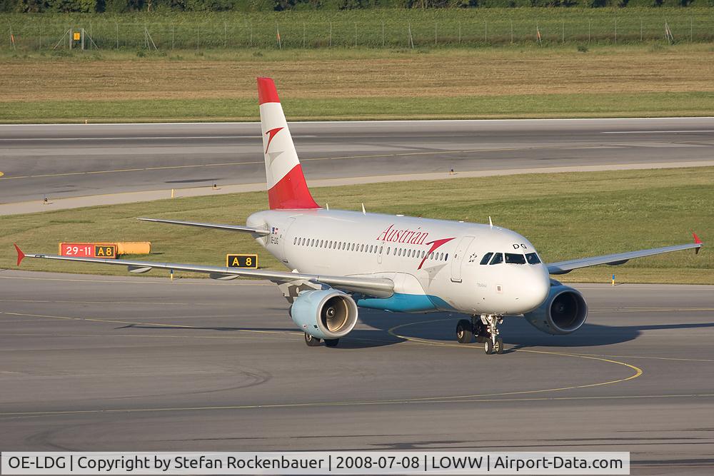 OE-LDG, 2006 Airbus A319-112 C/N 2652, Nice light.