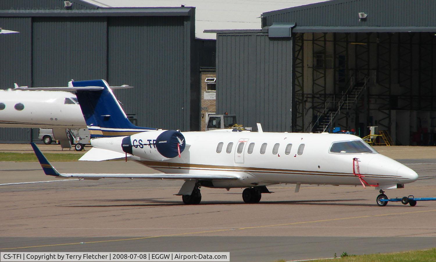 CS-TFI, 1999 Learjet 45 C/N 45-021, Pushed back onto stands awaiting departure from Luton
