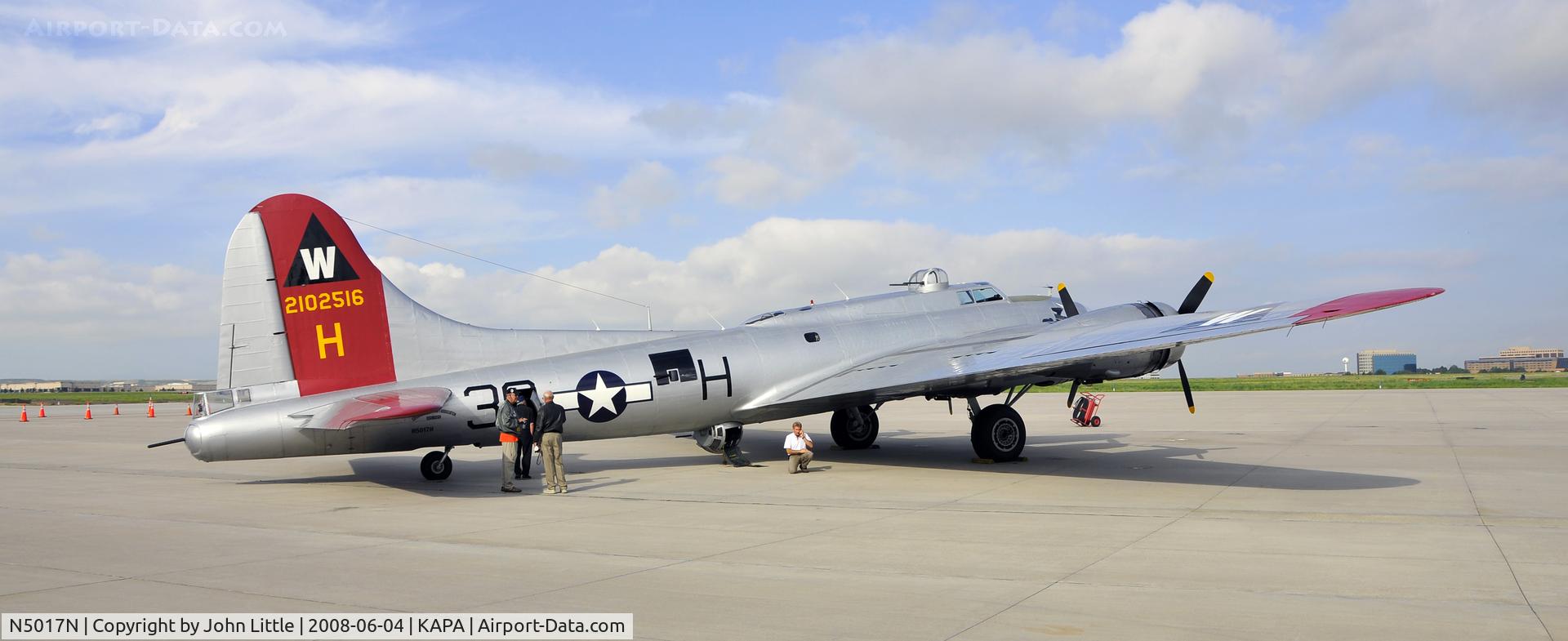 N5017N, 1944 Lockheed/Vega (Boeing) B-17G-105-VE Flying Fortress C/N 8649, Door Open and Step Ready