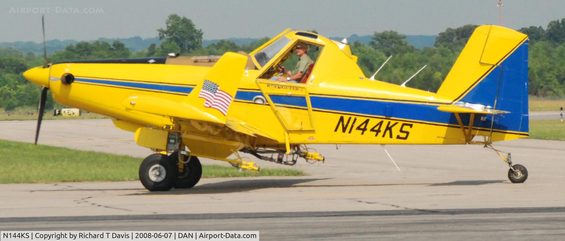 N144KS, 1986 Air Tractor Inc AT-400 C/N 400-0640, 1986 Air Tractor AT 400 in Danville Va.