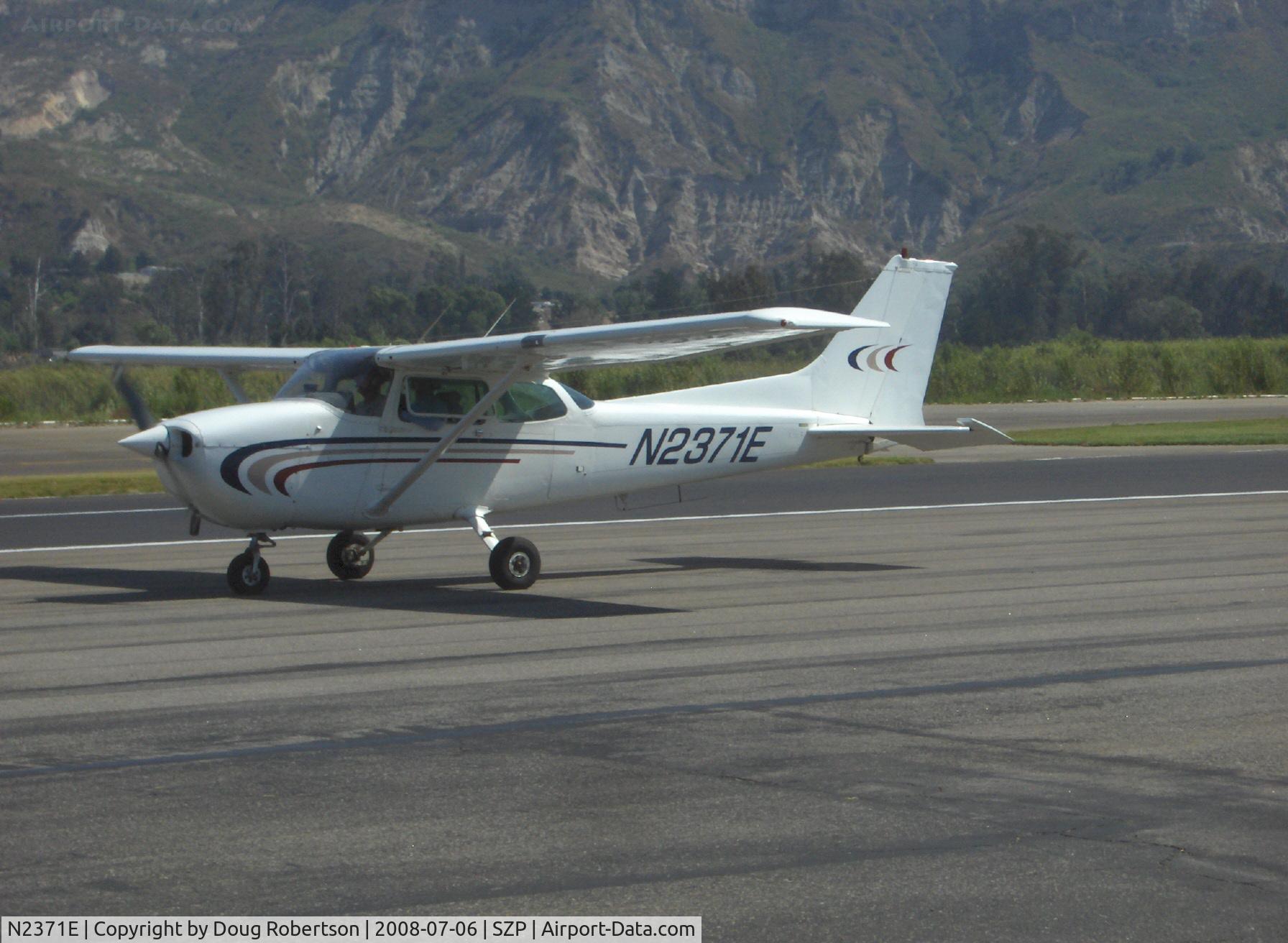 N2371E, 1978 Cessna 172N C/N 17271254, 1978 Cessna 172N, Lycoming O-320-H2AD 160 Hp, taxi