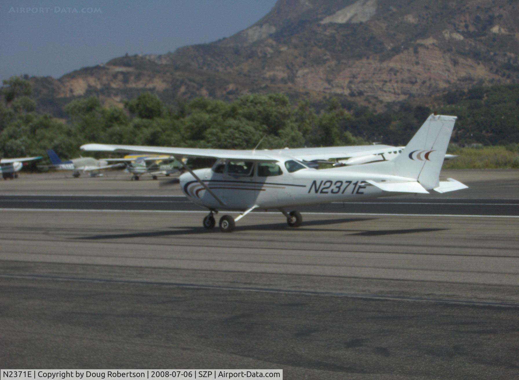 N2371E, 1978 Cessna 172N C/N 17271254, 1978 Cessna 172N, Lycoming O-320-H2AD 160 Hp, taxi