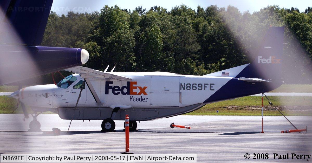 N869FE, 1989 Cessna 208B Super Cargomaster C/N 208B0195, Seen this girl before, only elsewhere