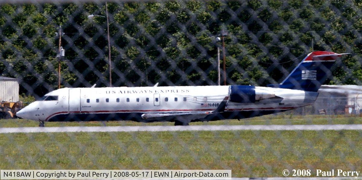 N418AW, 2002 Bombardier CRJ-200LR (CL-600-2B19) C/N 7618, Taxiing back