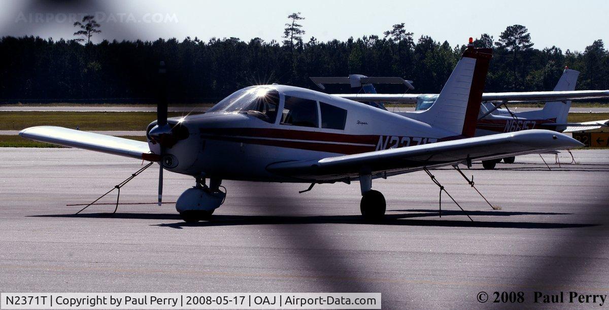 N2371T, 1971 Piper PA-28-140 C/N 28-7225056, One of the handful of Pipers on the ramp