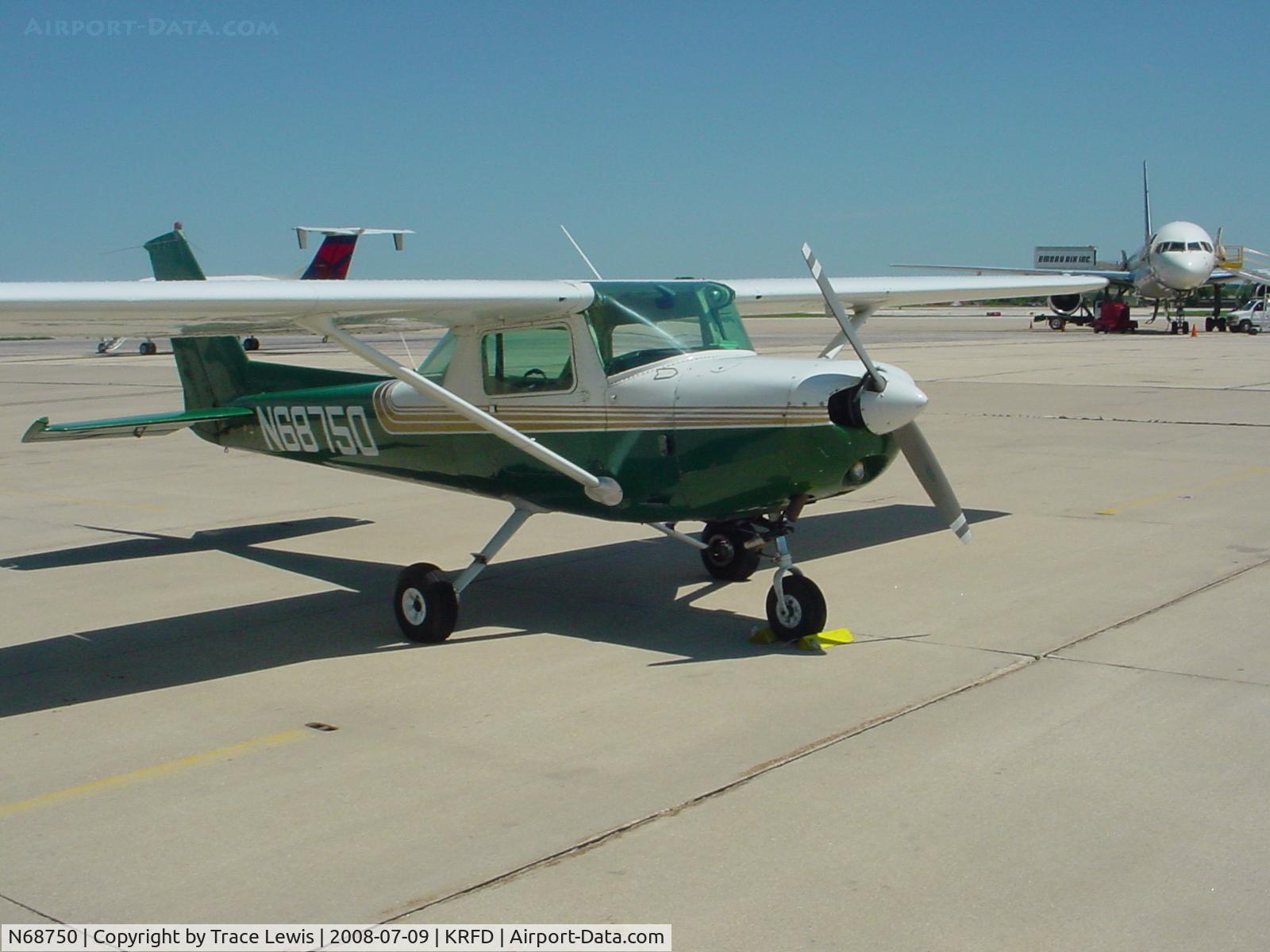 N68750, 1978 Cessna 152 C/N 15282356, Parked at Emery