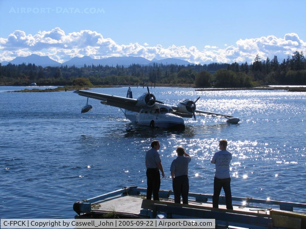 C-FPCK, 1942 Grumman G-21A Goose C/N 1187, Pacific Coastal Docking Campbell River, B.C. Spit