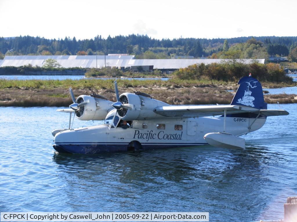 C-FPCK, 1942 Grumman G-21A Goose C/N 1187, Pacific Coastal Docking Campbell River, B.C. Spit