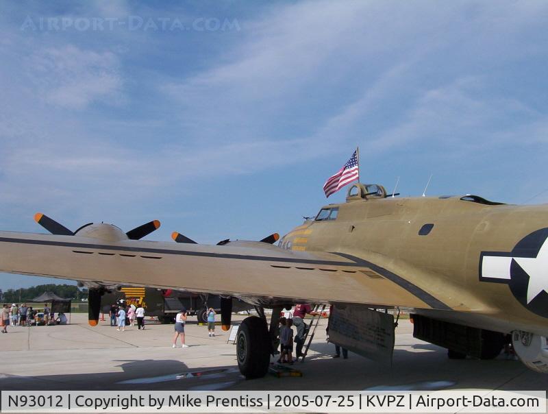 N93012, 1944 Boeing B-17G-30-BO Flying Fortress C/N 32264, B-17G Flying Fortress