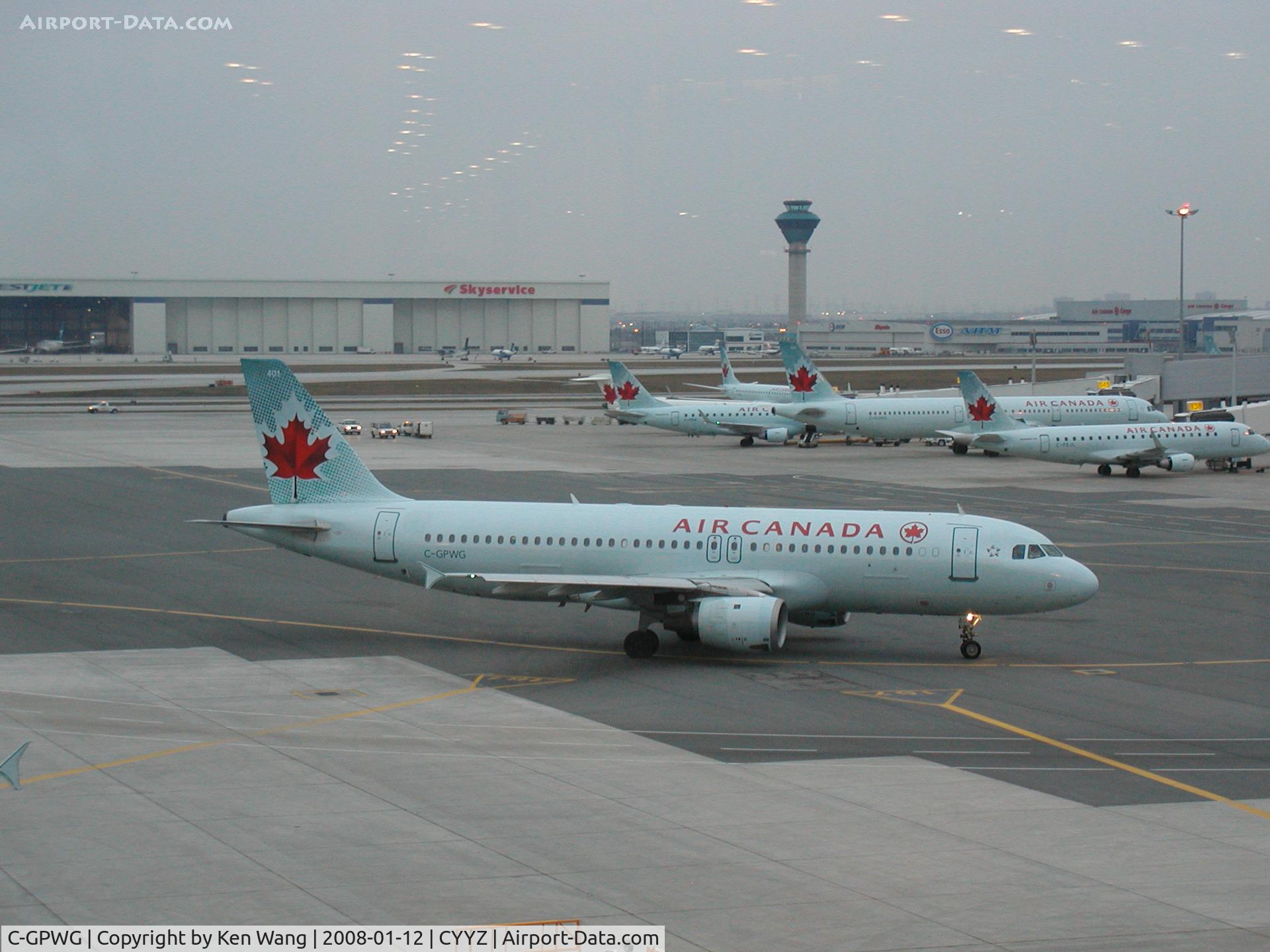 C-GPWG, 1991 Airbus A320-211 C/N 174, Air Canada Airbus A320 taxi to gate