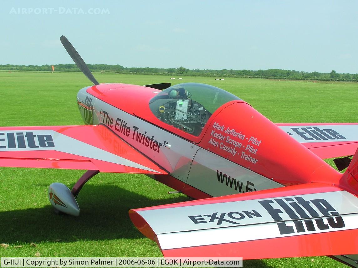 G-IIUI, 1992 Extra EA-300S C/N 004, Extra detail