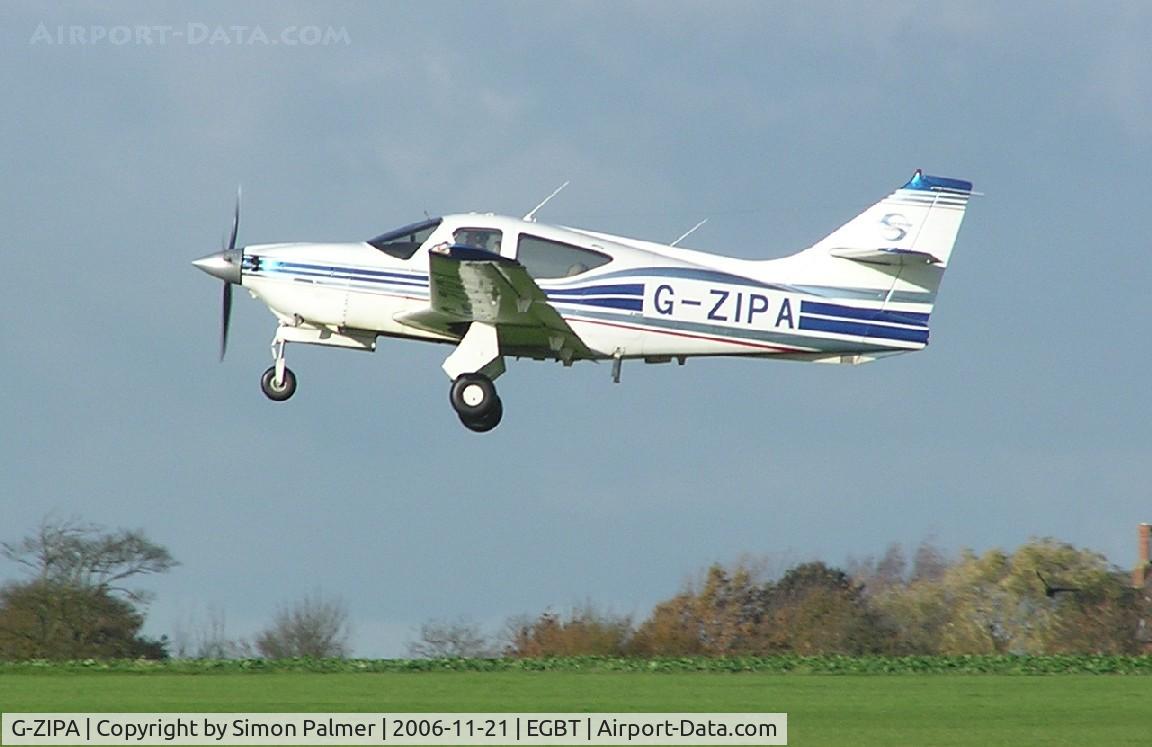 G-ZIPA, 1979 Rockwell Commander 114A C/N 14505, Commander 114 takes off from Turweston