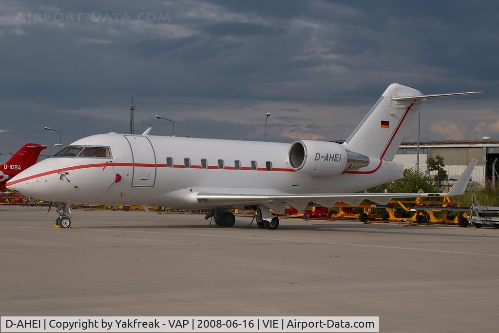 D-AHEI, 2000 Bombardier Challenger 604 (CL-600-2B16) C/N 5463, Canadair Challenger