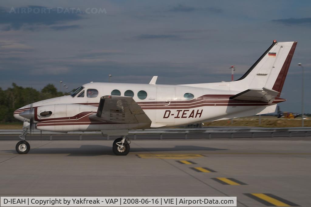 D-IEAH, 1989 Beech C90A King Air C/N LJ-1216, Beech 90 King Air