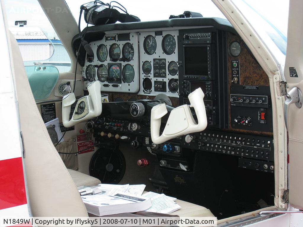N1849W, 1973 Beech A36 Bonanza 36 C/N E-428, N1849W BEECH A36 Cockpit