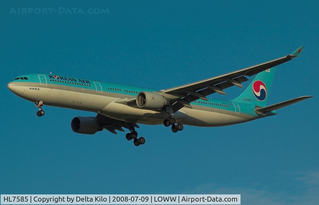 HL7585, Airbus A330-323 C/N 350, Korean Air  A330