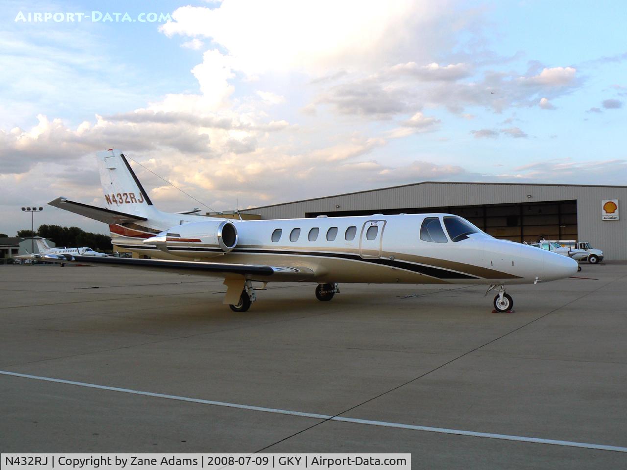 N432RJ, 2001 Cessna 550 C/N 550-0967, At Arlington Municipal