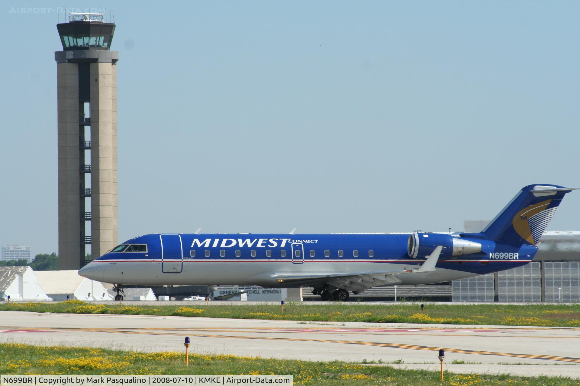 N699BR, 2003 Bombardier CRJ-200ER (CL-600-2B19) C/N 7801, CL-600-2B19
