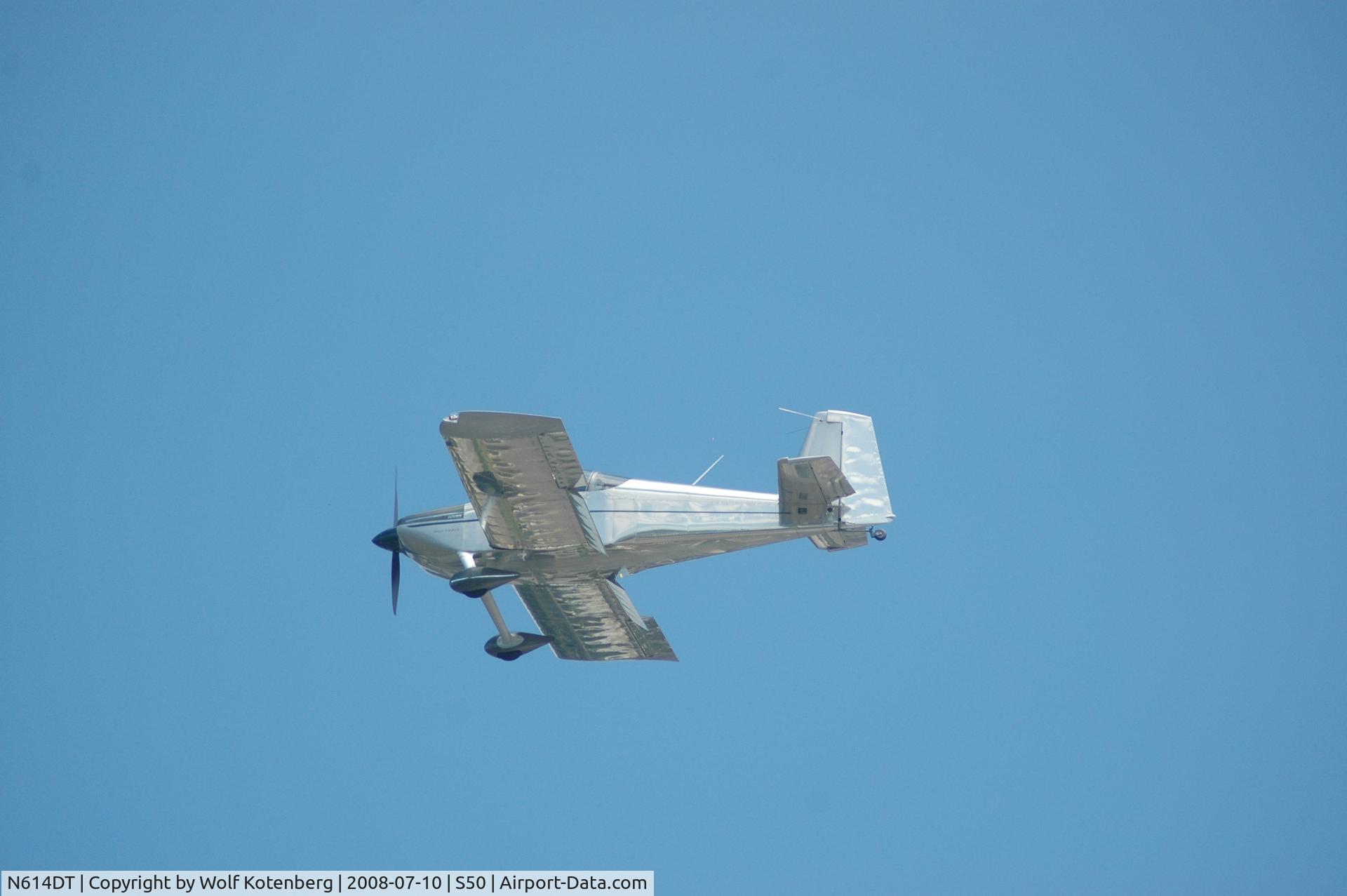 N614DT, 2007 Vans RV-7 C/N 7968, final runway 34