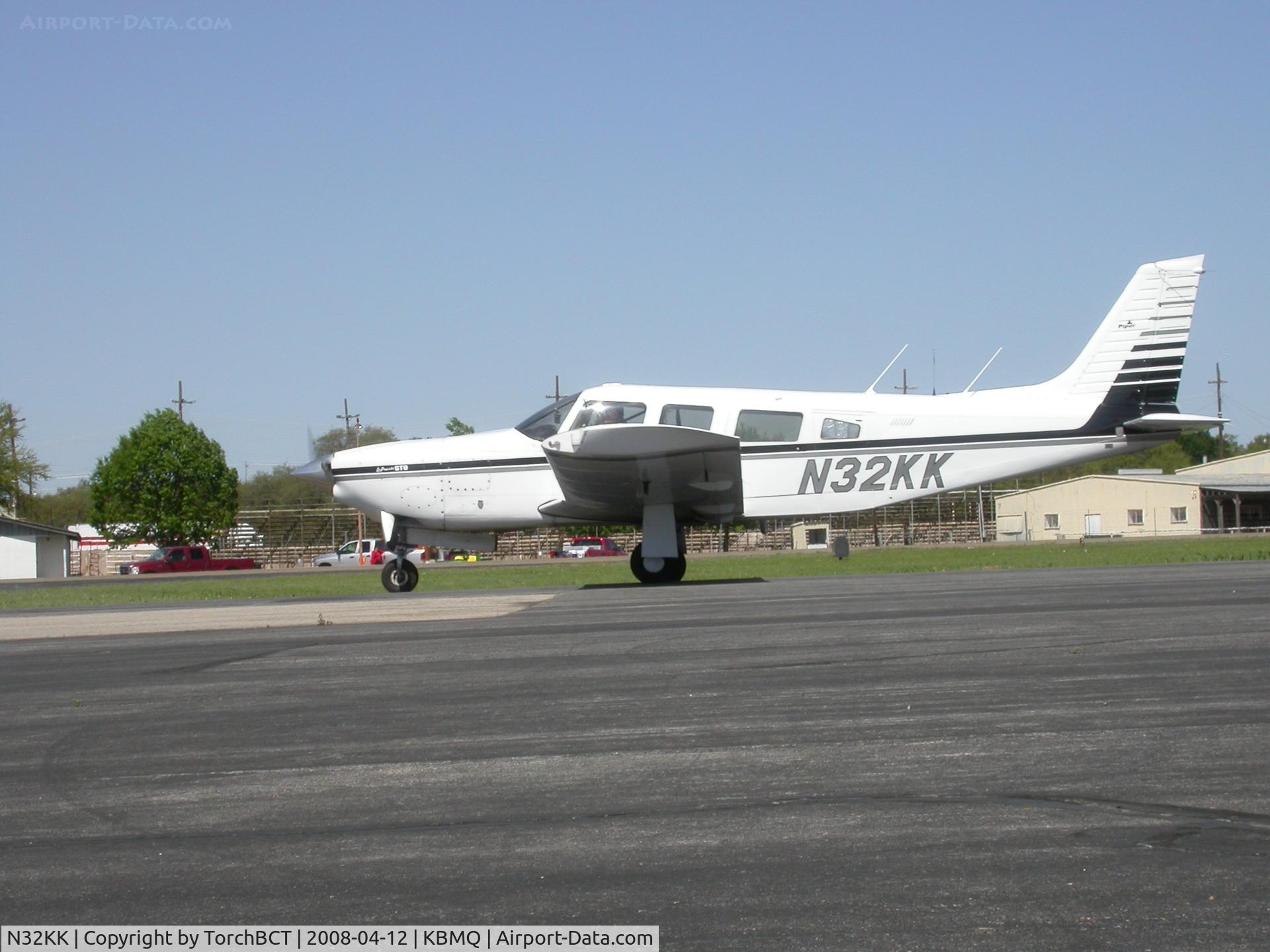 N32KK, Piper PA-32R-300 Cherokee Lance C/N 32R-7680117, Lance @ BMQ