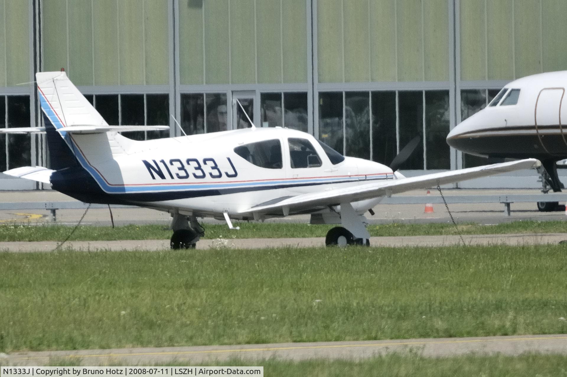 N1333J, 1976 Rockwell International 112B Commander C/N 515, Paked on the airport Zurich at ExecuJet
