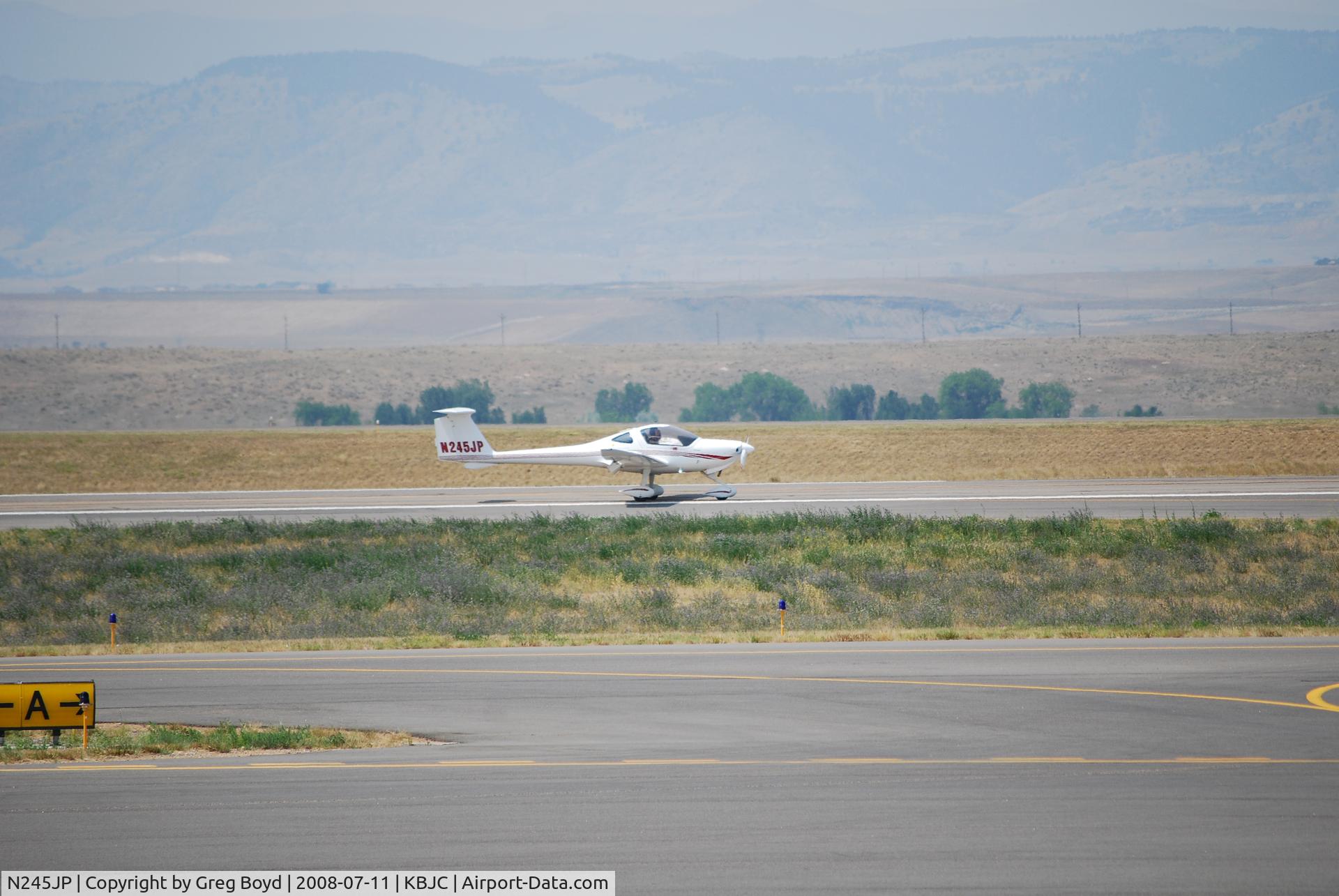 N245JP, 2003 Diamond DA-20C-1 Eclipse C/N C0245, N245JP Landing at Rocky Mountion Regional