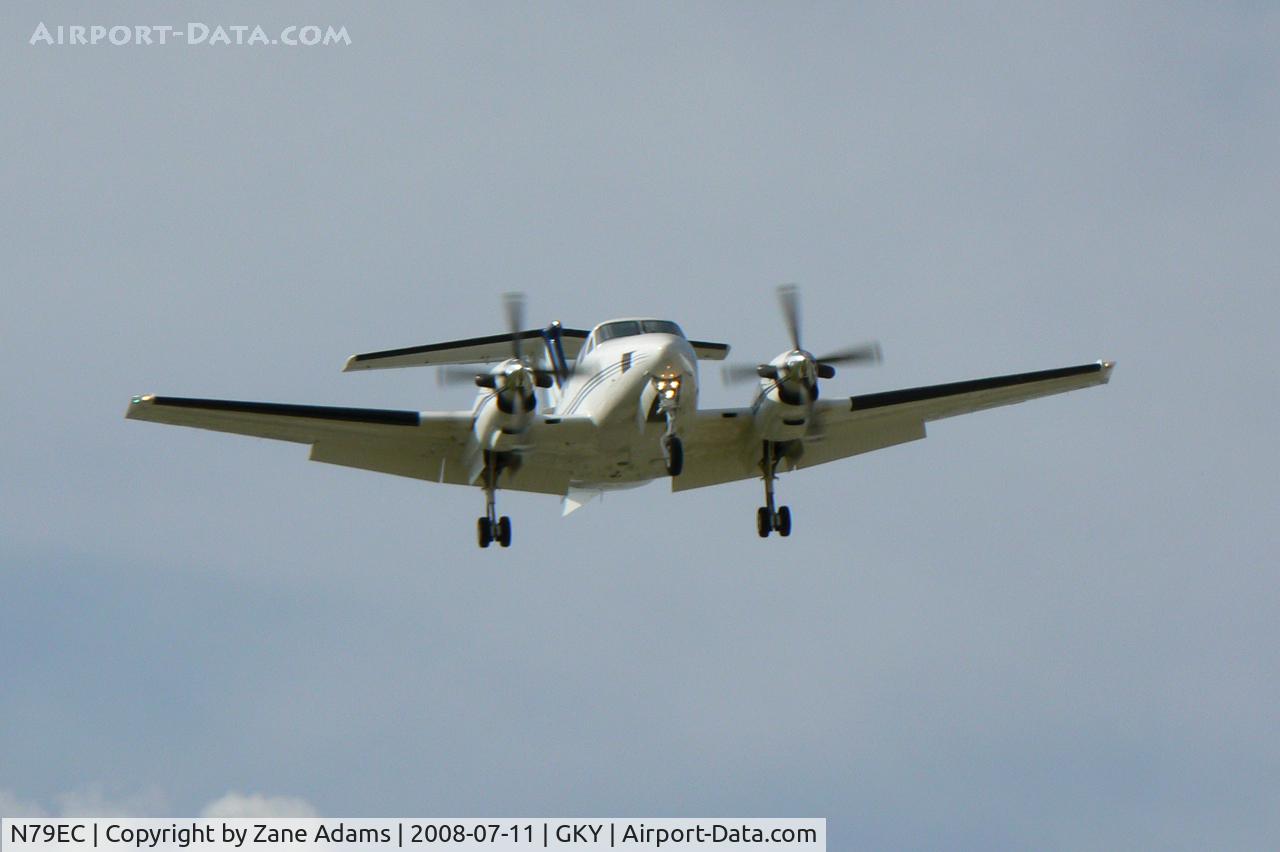 N79EC, 1980 Beech F90 King Air C/N LA-74, Landing 16 at Arlington Municipal