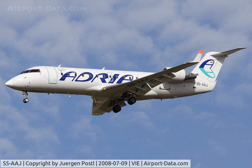 S5-AAJ, 2004 Bombardier CRJ-200ER (CL-600-2B19) C/N 8010, Canadair Regional Jet CRJ200LR