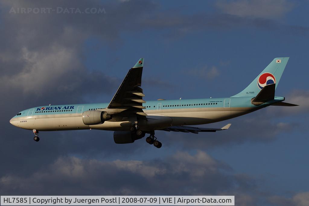 HL7585, Airbus A330-323 C/N 350, Airbus Industrie A330-323