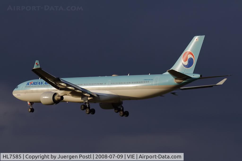 HL7585, Airbus A330-323 C/N 350, Airbus Industrie A330-323